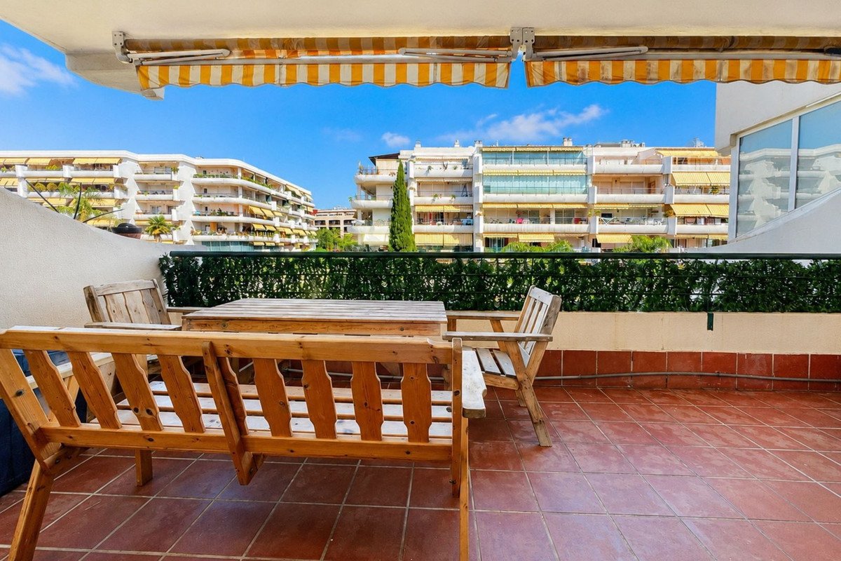 3 Bed Middle Floor Apartment in Marbella