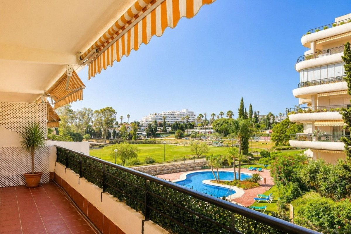 3 Bed Middle Floor Apartment in Marbella