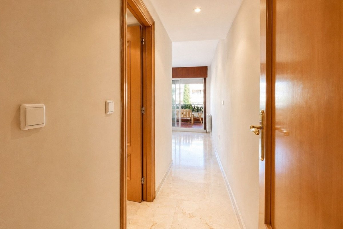3 Bed Middle Floor Apartment in Marbella