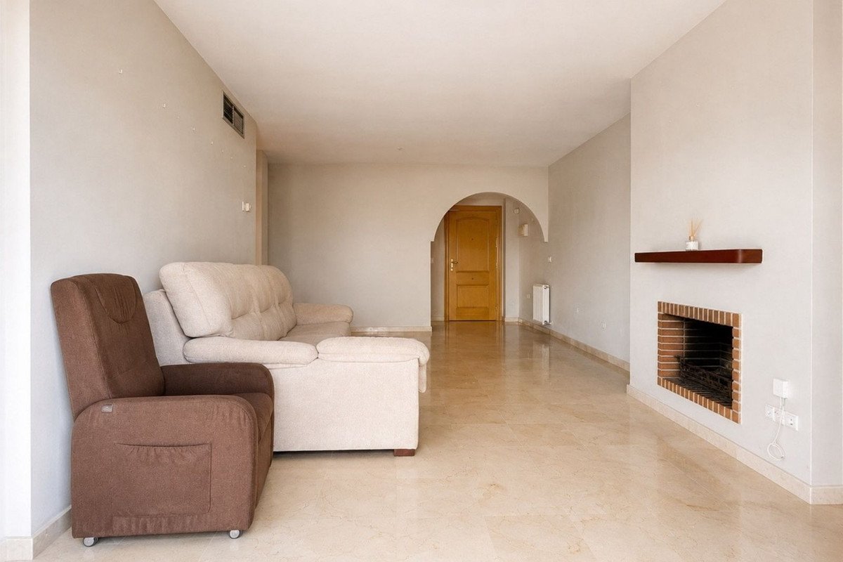 3 Bed Middle Floor Apartment in Marbella