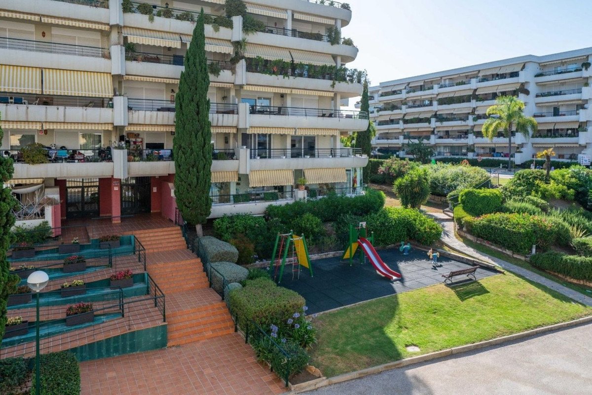3 Bed Middle Floor Apartment in Marbella