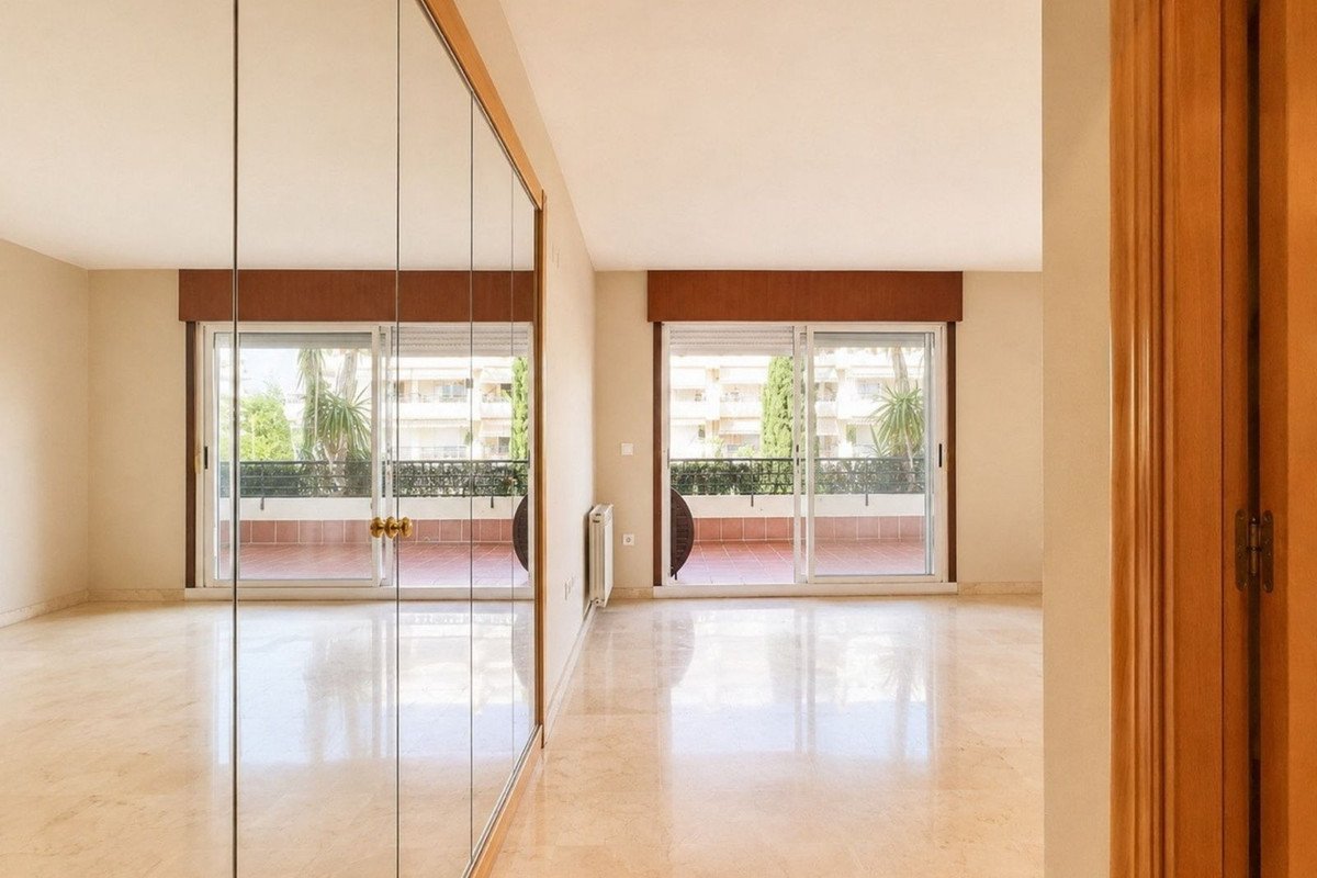3 Bed Middle Floor Apartment in Marbella