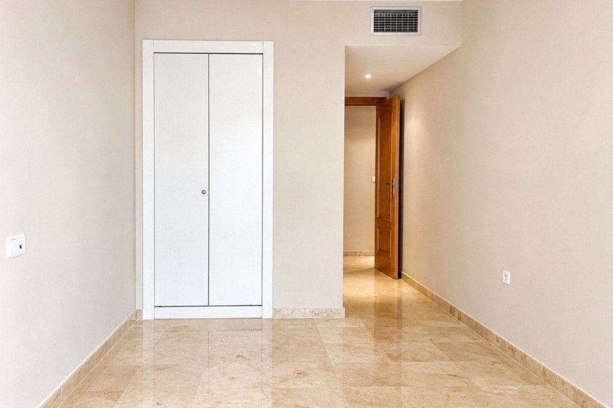 3 Bed Middle Floor Apartment in Marbella