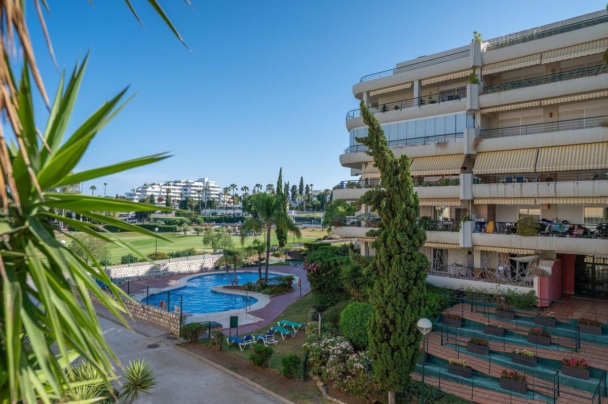 3 Bed Middle Floor Apartment in Marbella