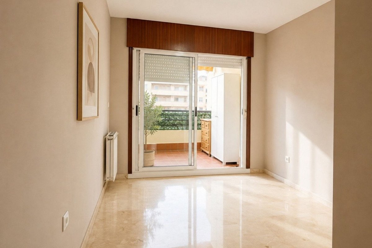 3 Bed Middle Floor Apartment in Marbella