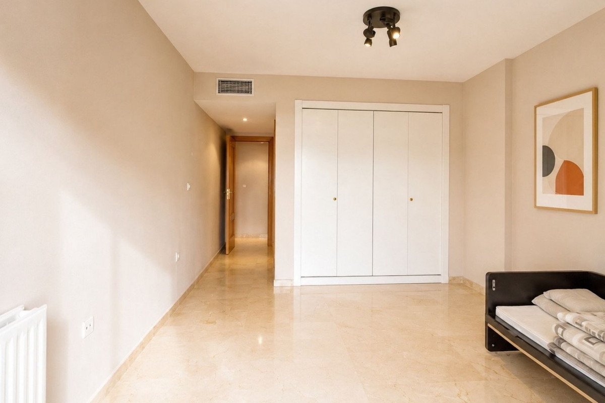 3 Bed Middle Floor Apartment in Marbella