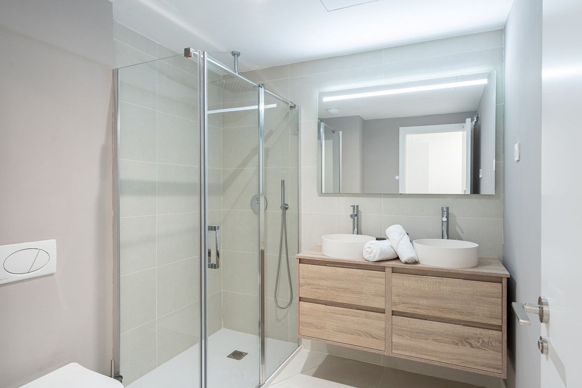 2 Bed Middle Floor Apartment in Fuengirola