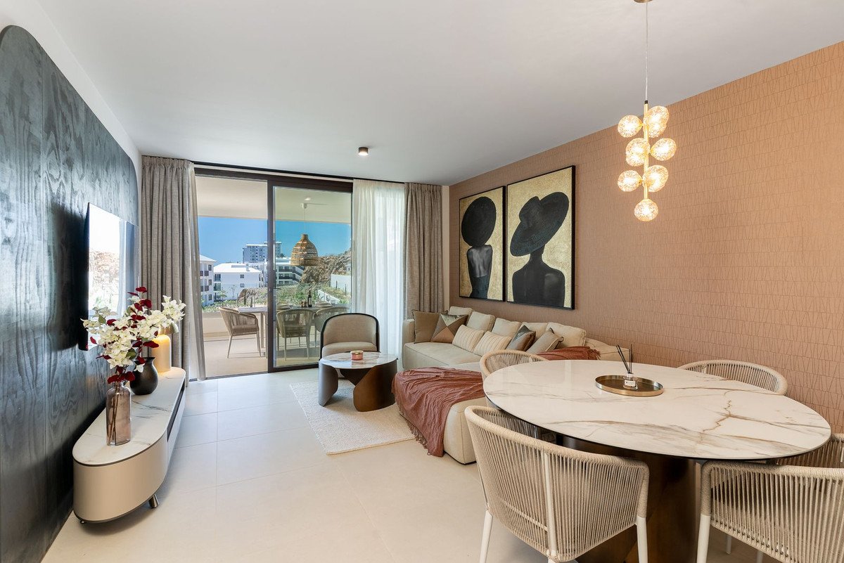 2 Bed Middle Floor Apartment in Fuengirola