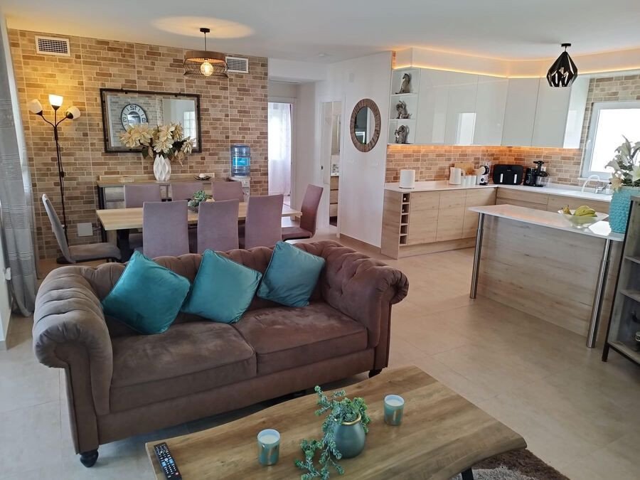 5 Bed Detached Villa in Torrevieja