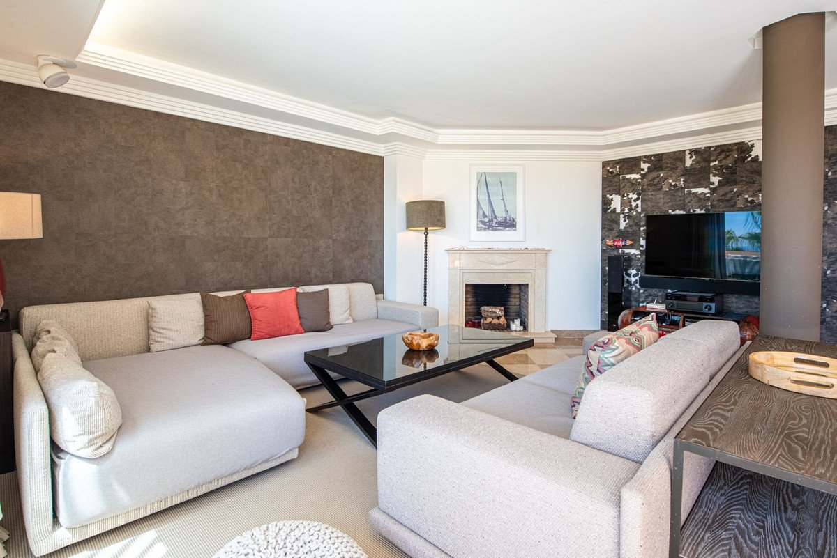 2 Bed Penthouse Duplex in Nueva Andalucía