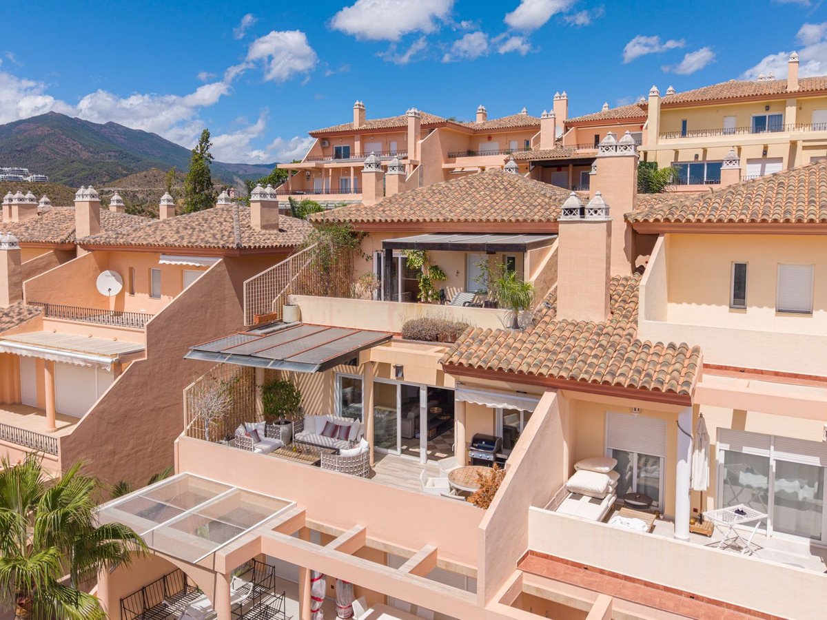 2 Bed Penthouse Duplex in Nueva Andalucía