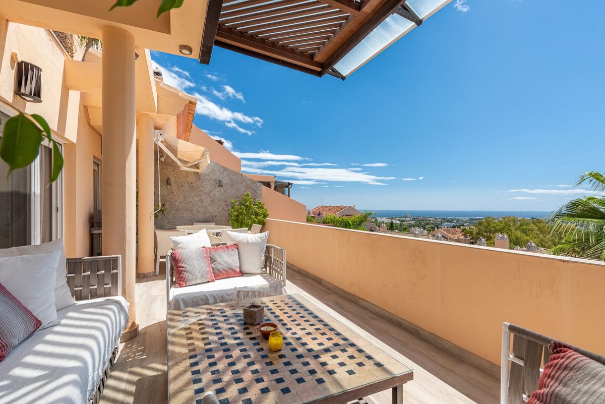 2 Bed Penthouse Duplex in Nueva Andalucía