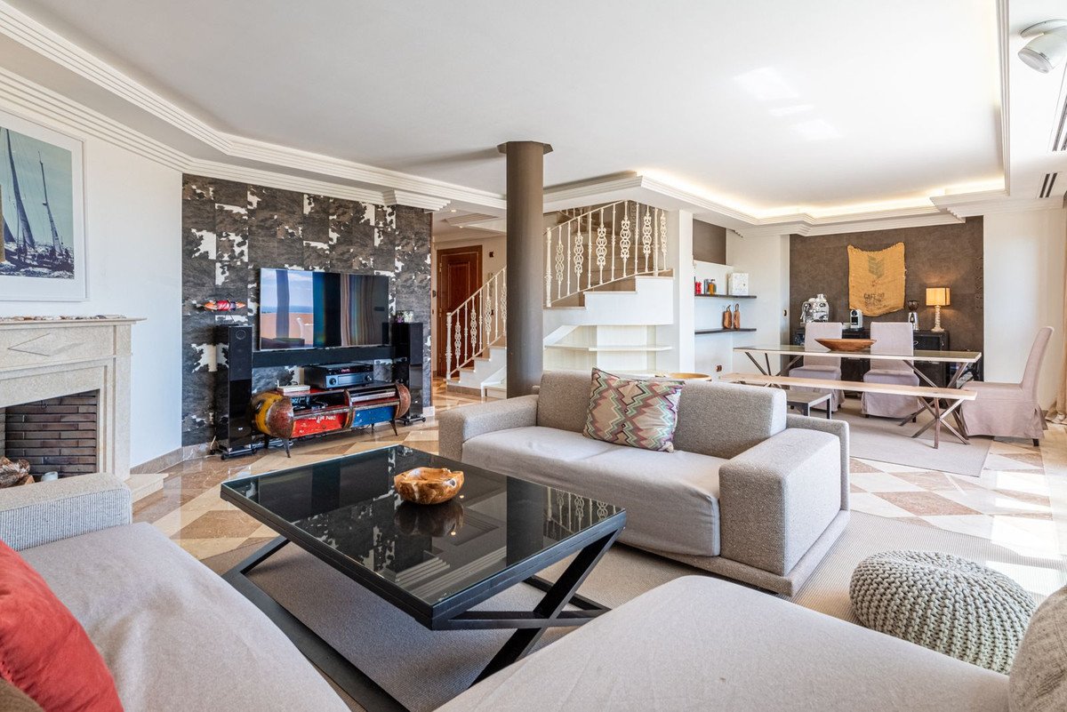 2 Bed Penthouse Duplex in Nueva Andalucía