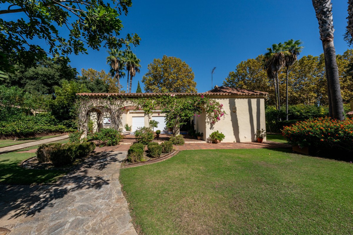 5 Bed Detached Villa in Sotogrande Alto