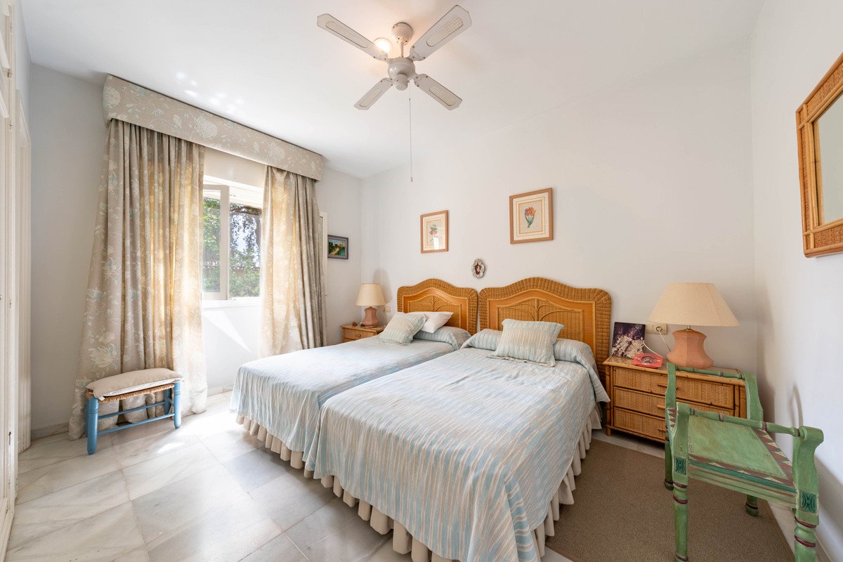 5 Bed Detached Villa in Sotogrande Alto