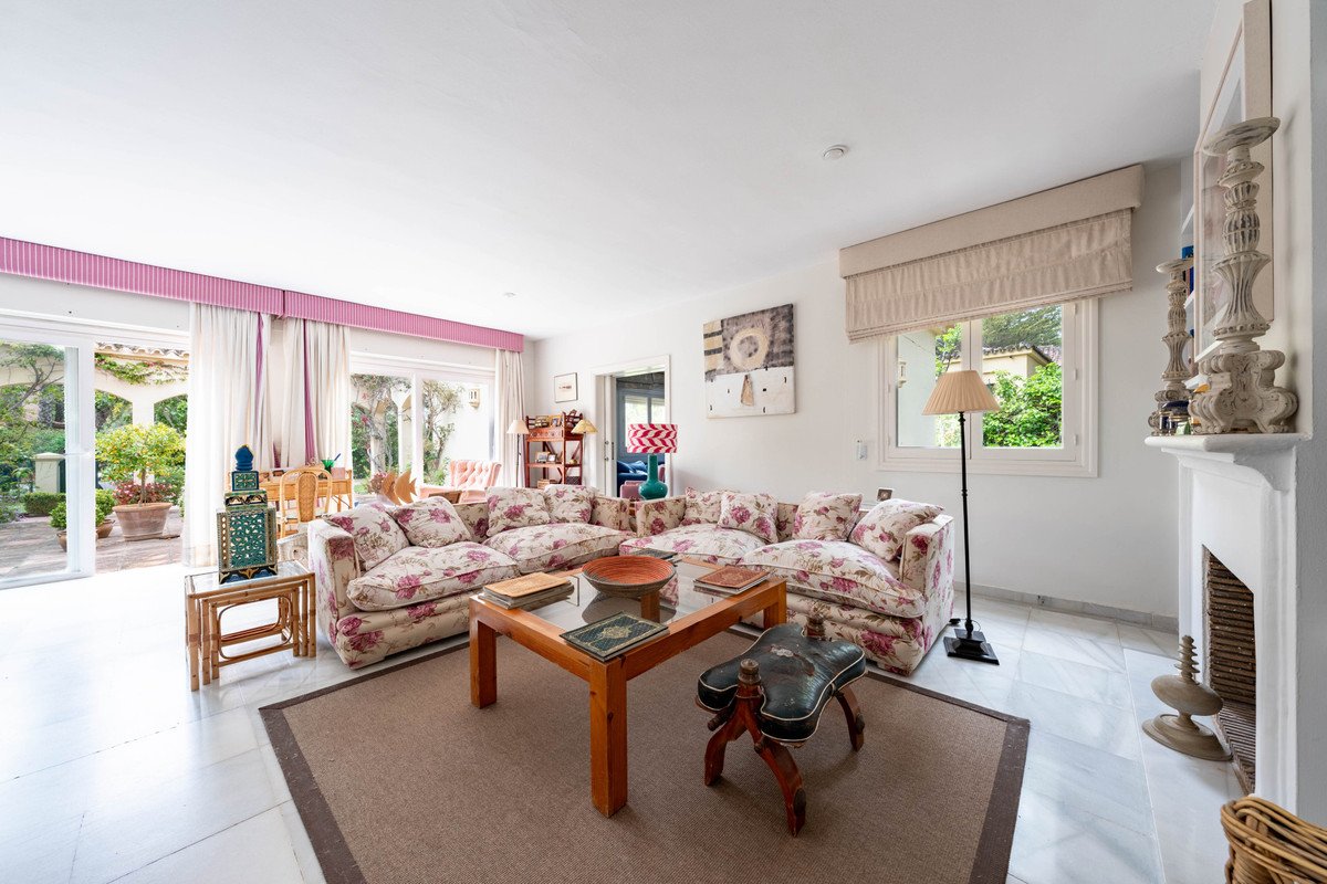 5 Bed Detached Villa in Sotogrande Alto