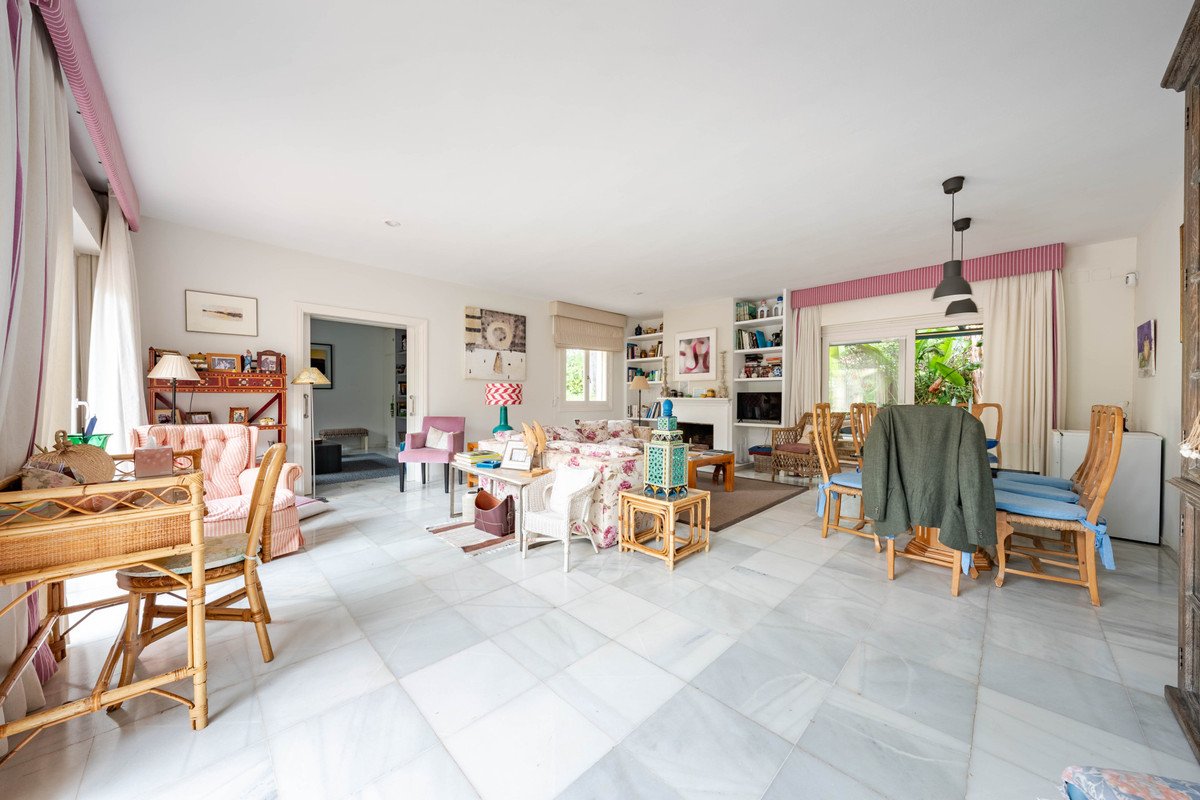 5 Bed Detached Villa in Sotogrande Alto