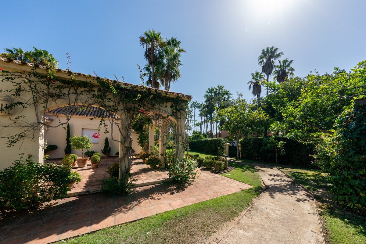 5 Bed Detached Villa in Sotogrande Alto