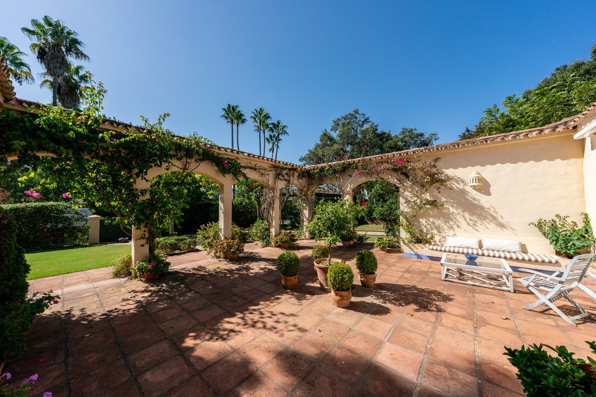 5 Bed Detached Villa in Sotogrande Alto