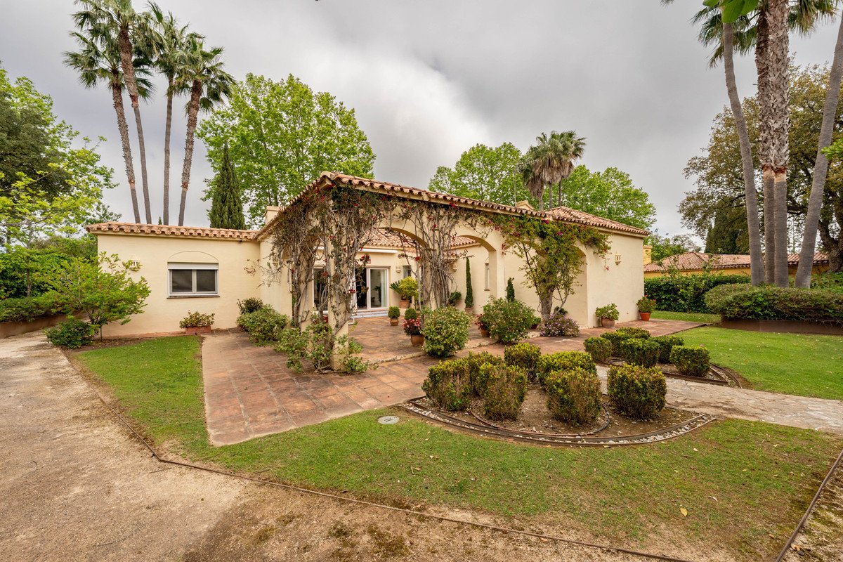 5 Bed Detached Villa in Sotogrande Alto