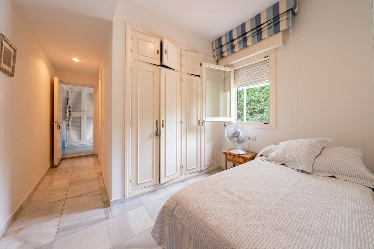 5 Bed Detached Villa in Sotogrande Alto