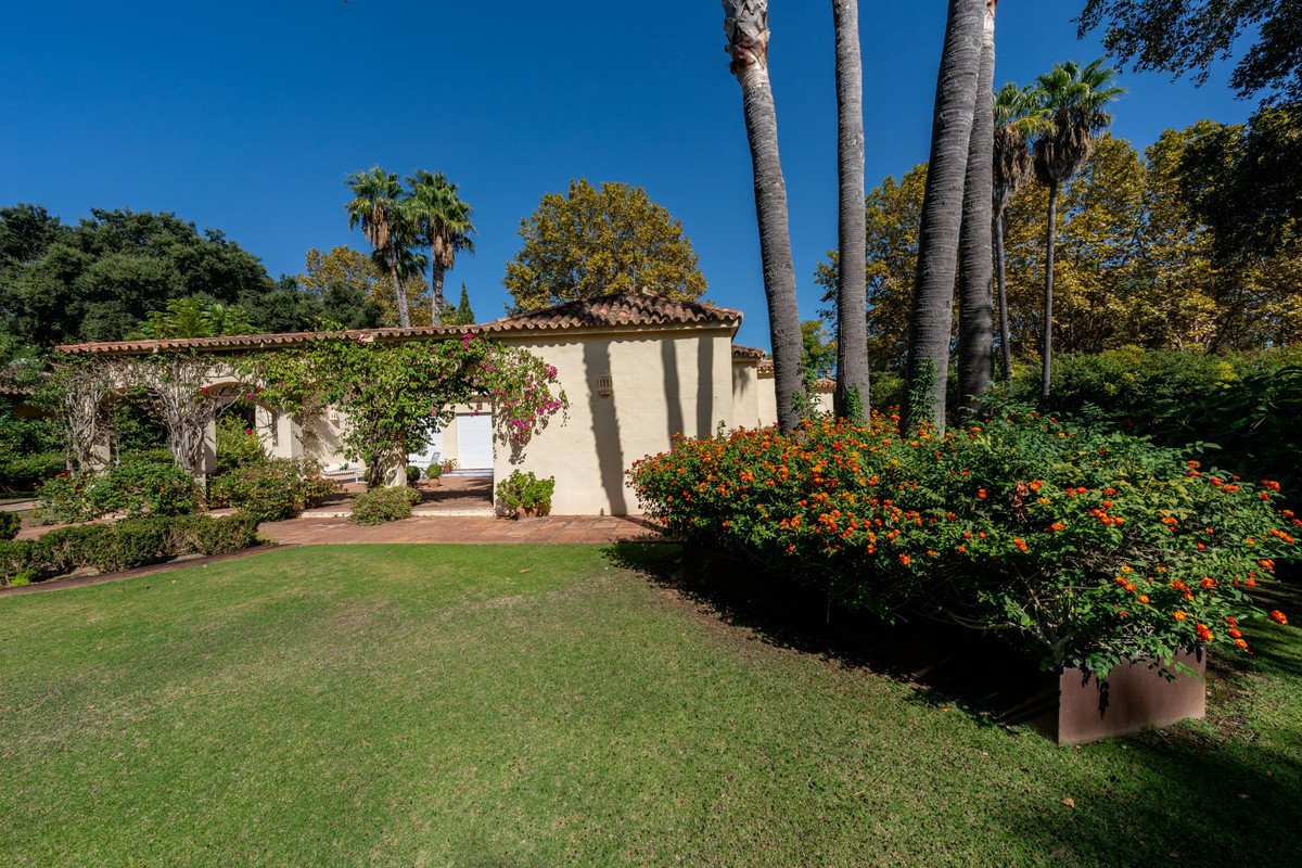 5 Bed Detached Villa in Sotogrande Alto