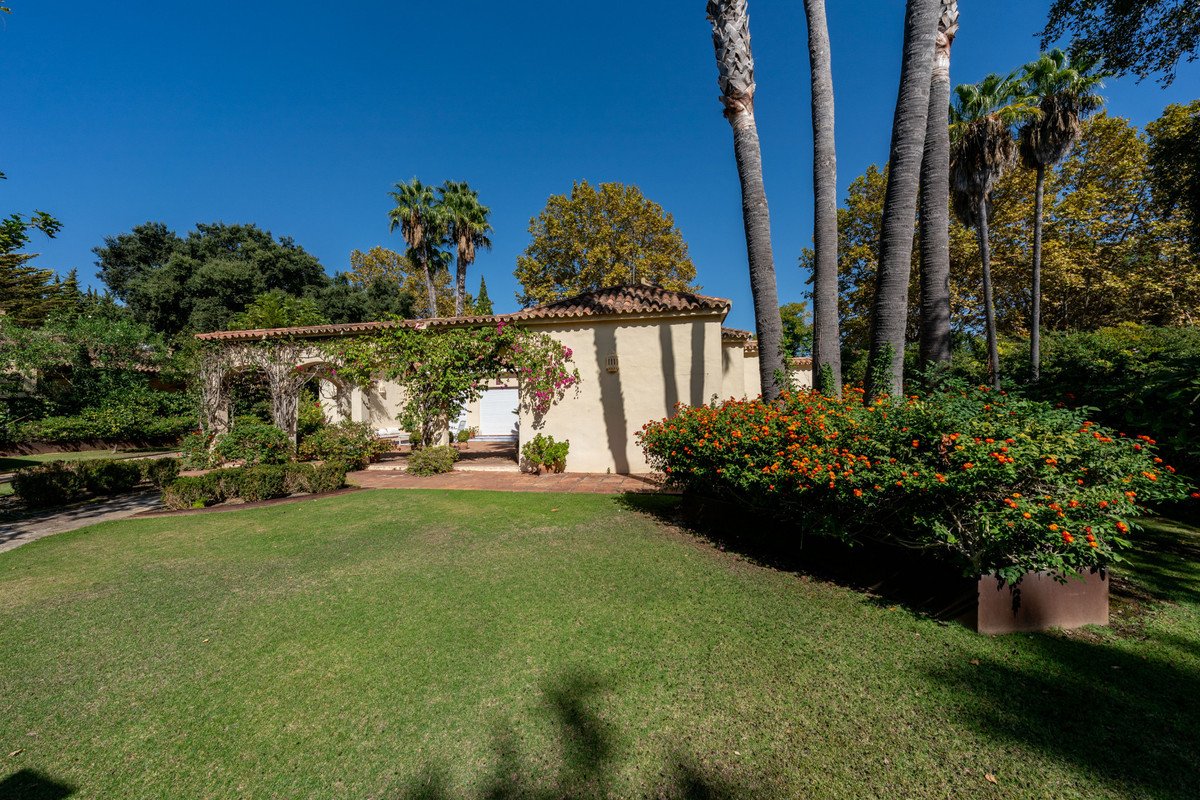 5 Bed Detached Villa in Sotogrande Alto