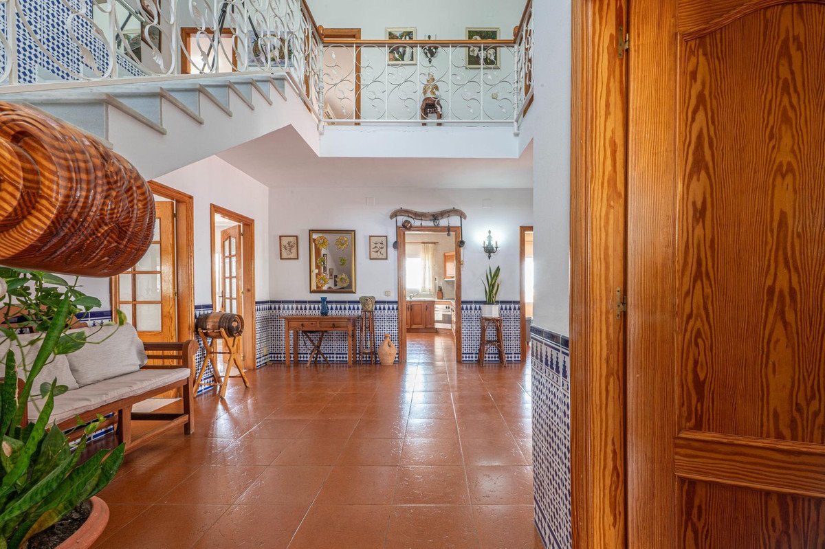 6 Bed Detached Villa in Torremolinos
