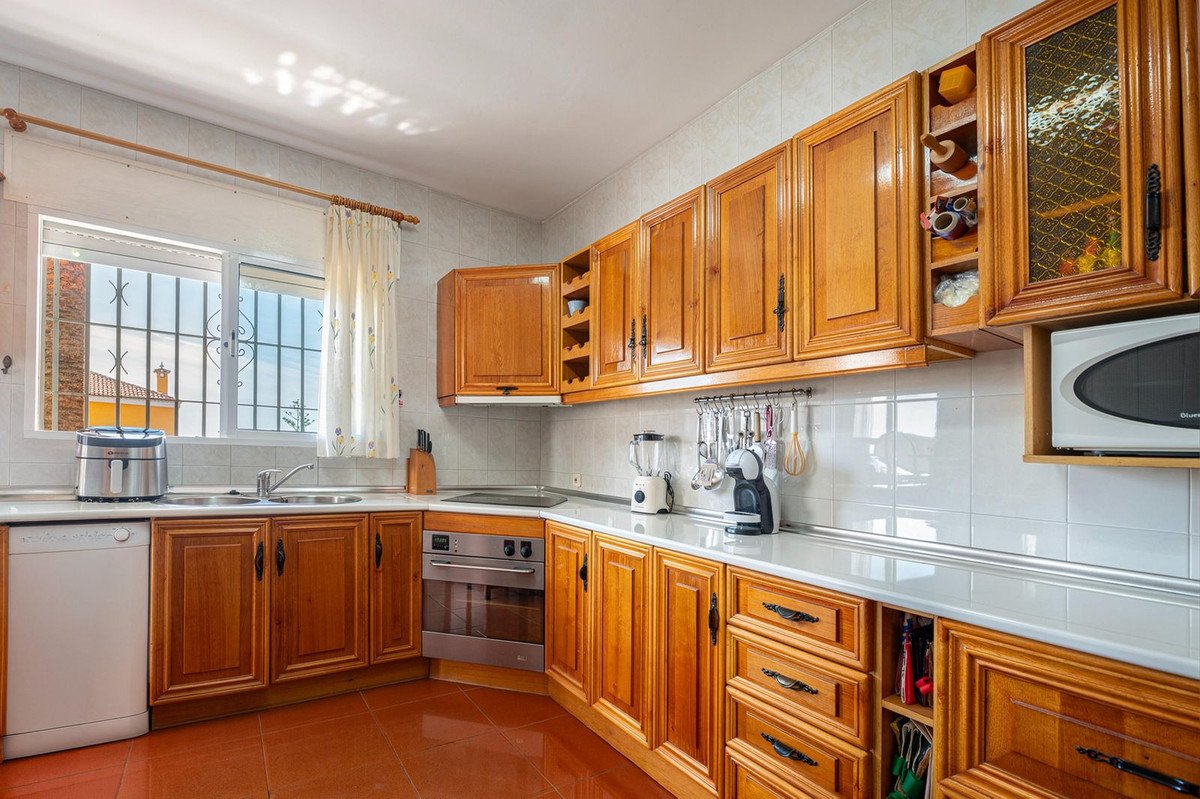 6 Bed Detached Villa in Torremolinos