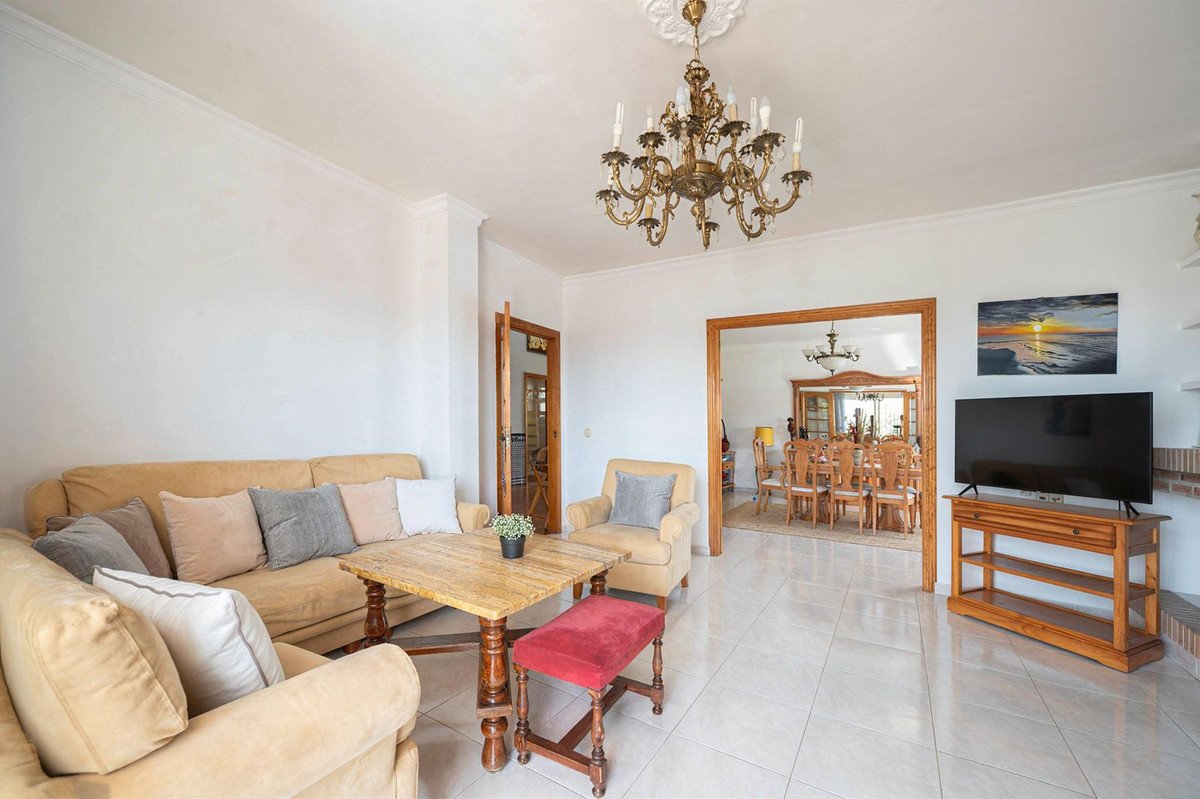 6 Bed Detached Villa in Torremolinos