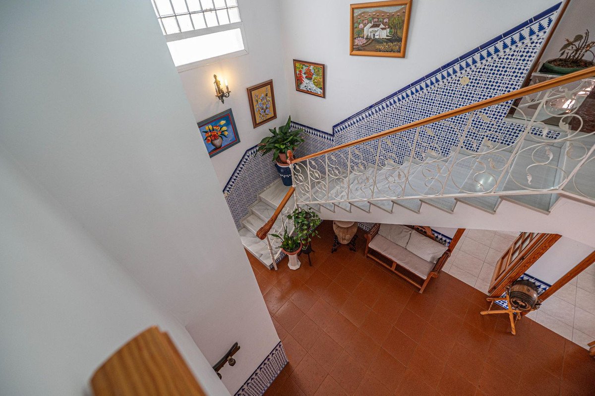 6 Bed Detached Villa in Torremolinos