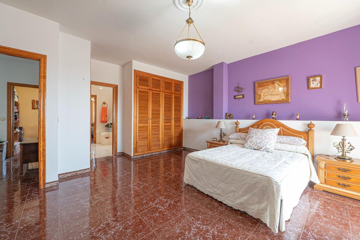 6 Bed Detached Villa in Torremolinos