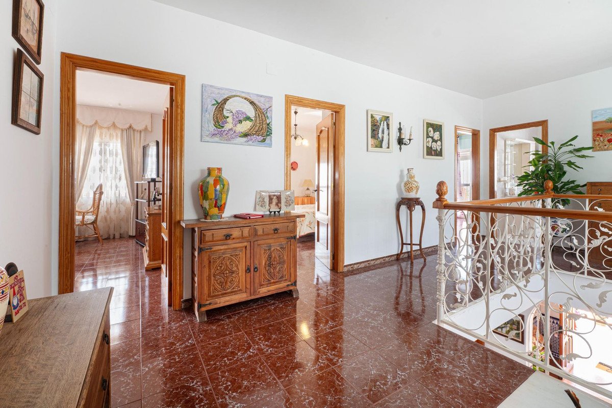 6 Bed Detached Villa in Torremolinos