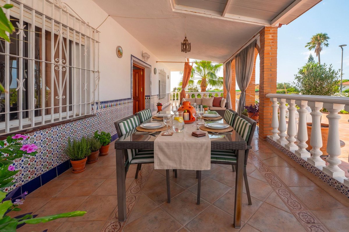 6 Bed Detached Villa in Torremolinos