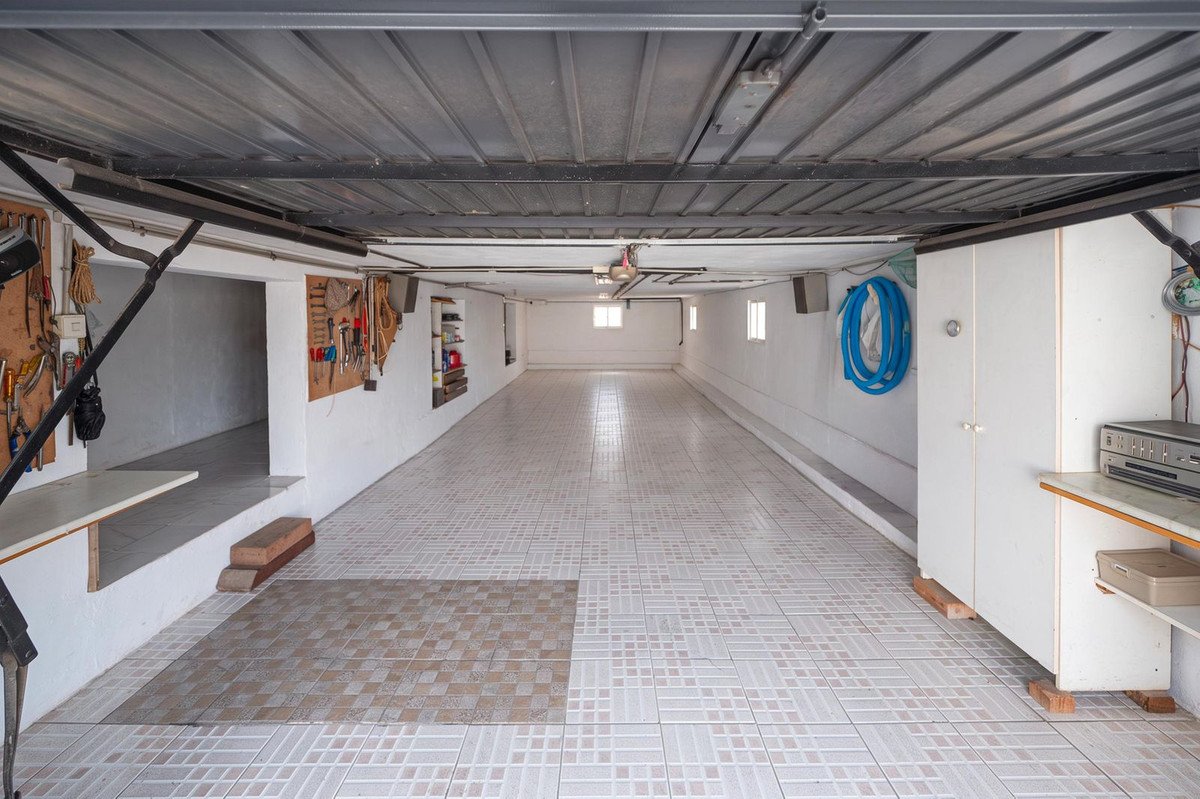 6 Bed Detached Villa in Torremolinos
