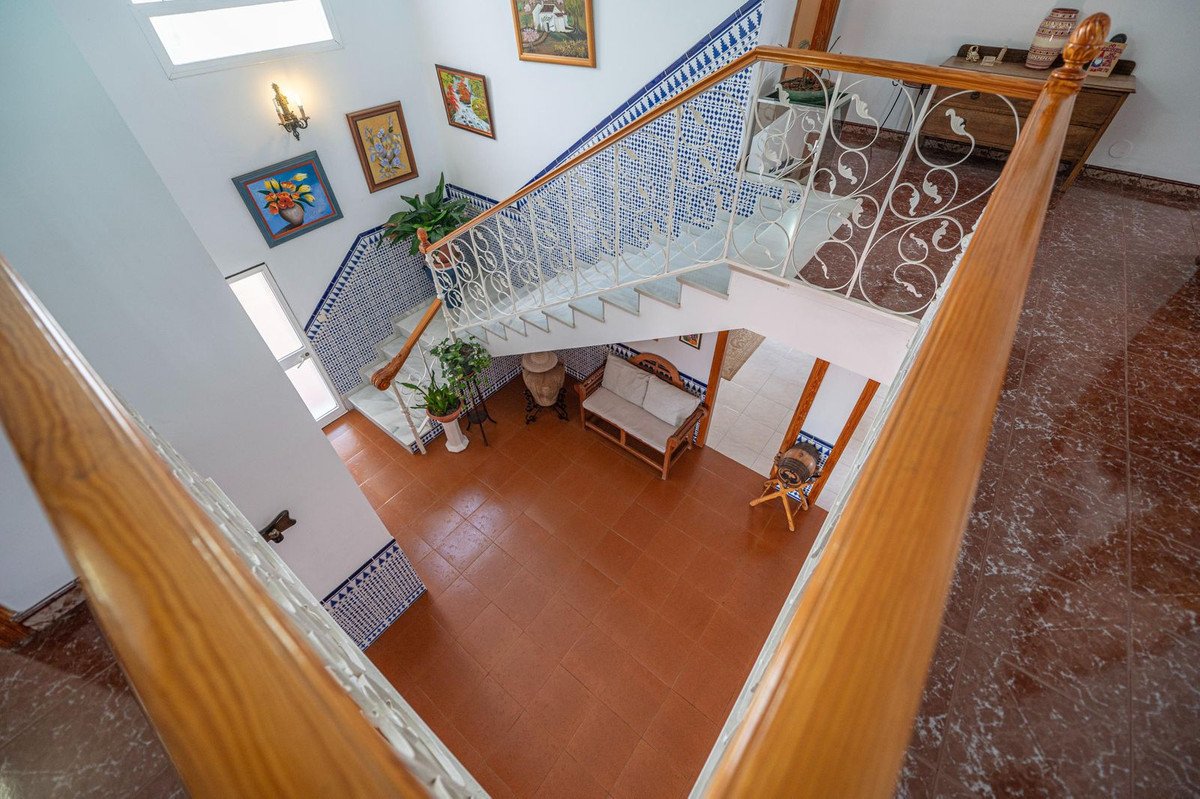 6 Bed Detached Villa in Torremolinos