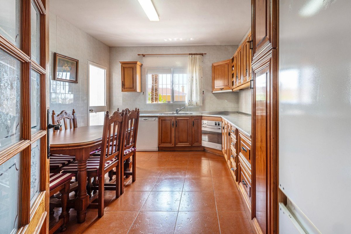 6 Bed Detached Villa in Torremolinos