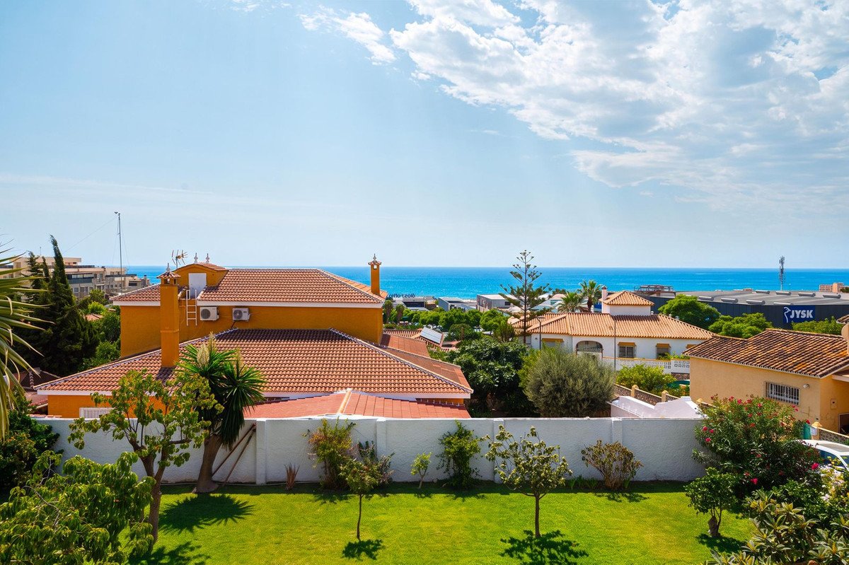 6 Bed Detached Villa in Torremolinos