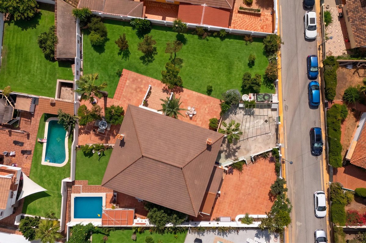 6 Bed Detached Villa in Torremolinos