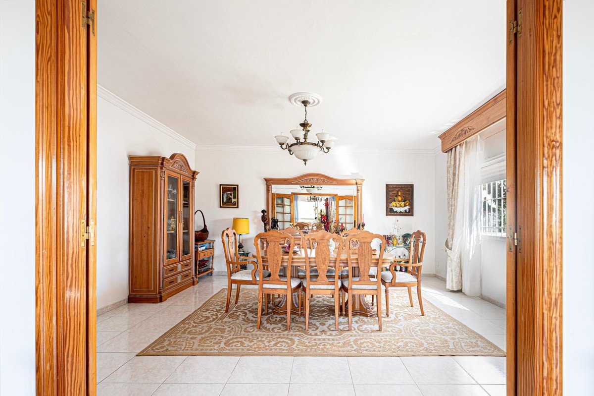 6 Bed Detached Villa in Torremolinos