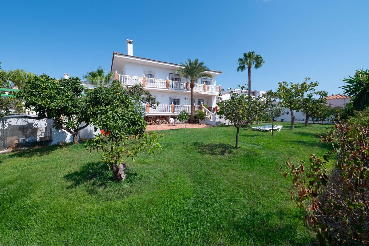 6 Bed Detached Villa in Torremolinos