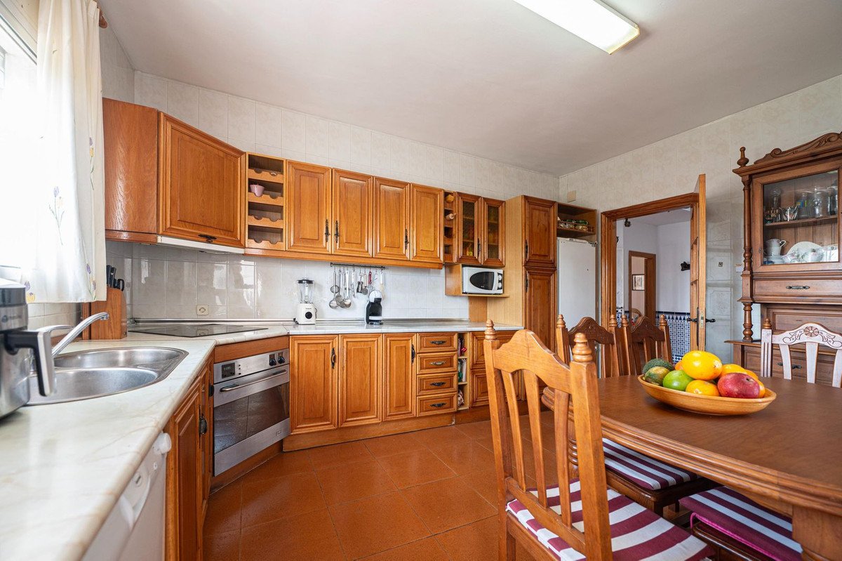 6 Bed Detached Villa in Torremolinos