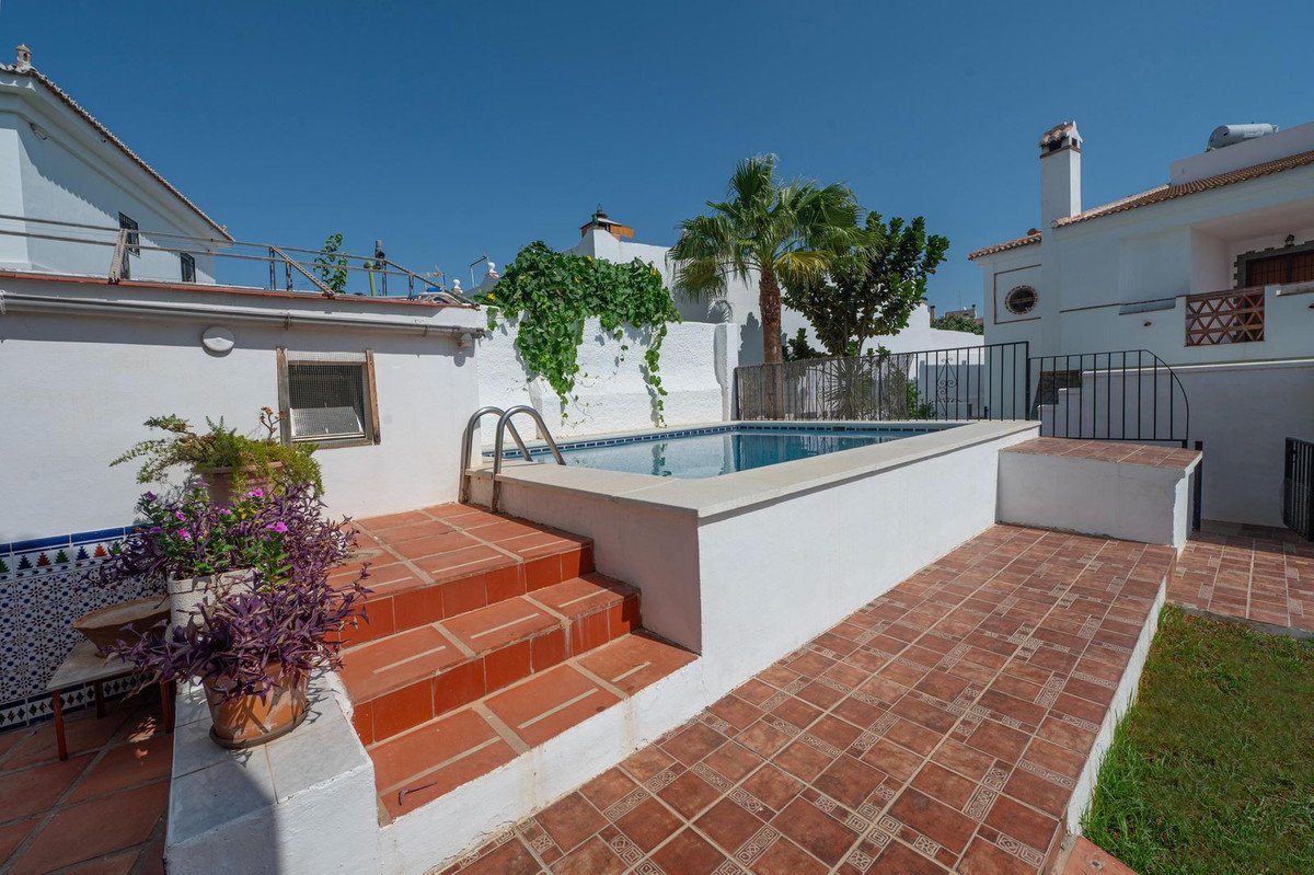 6 Bed Detached Villa in Torremolinos