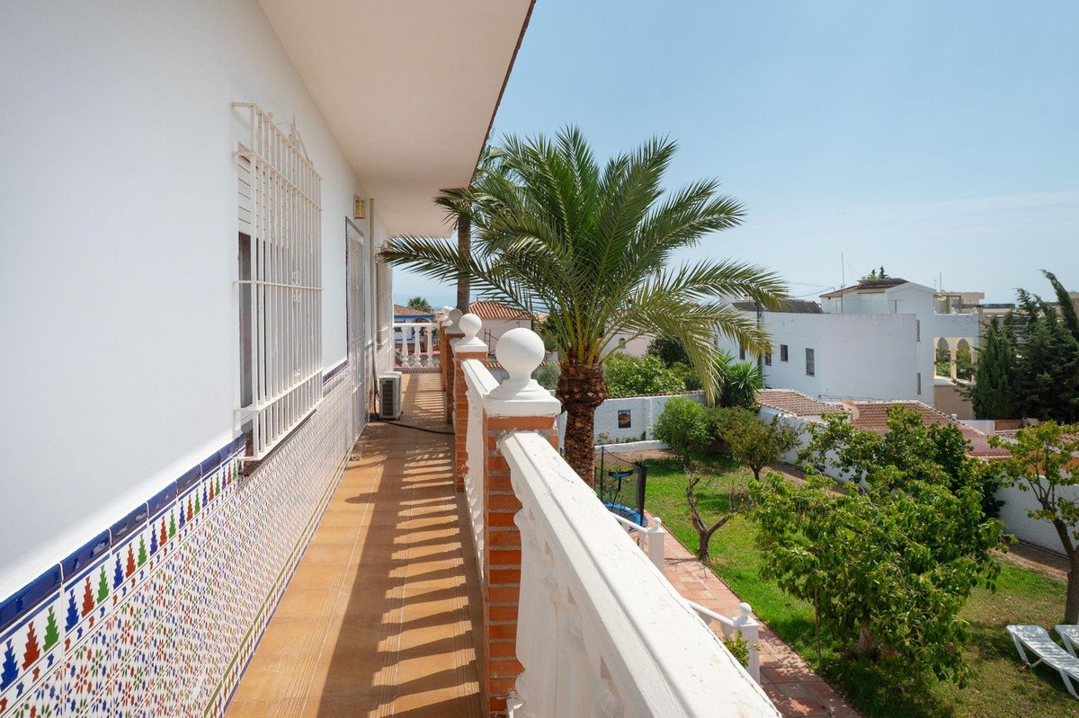 6 Bed Detached Villa in Torremolinos