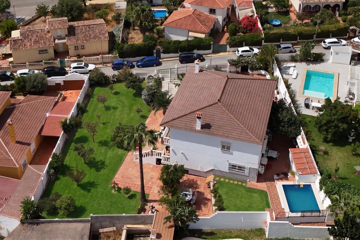 6 Bed Detached Villa in Torremolinos