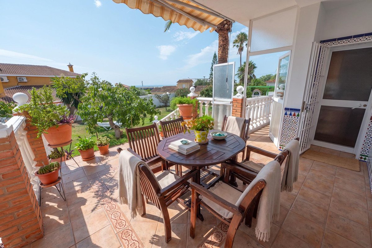 6 Bed Detached Villa in Torremolinos