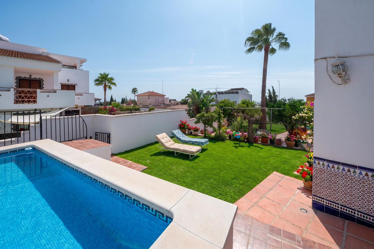 6 Bed Detached Villa in Torremolinos