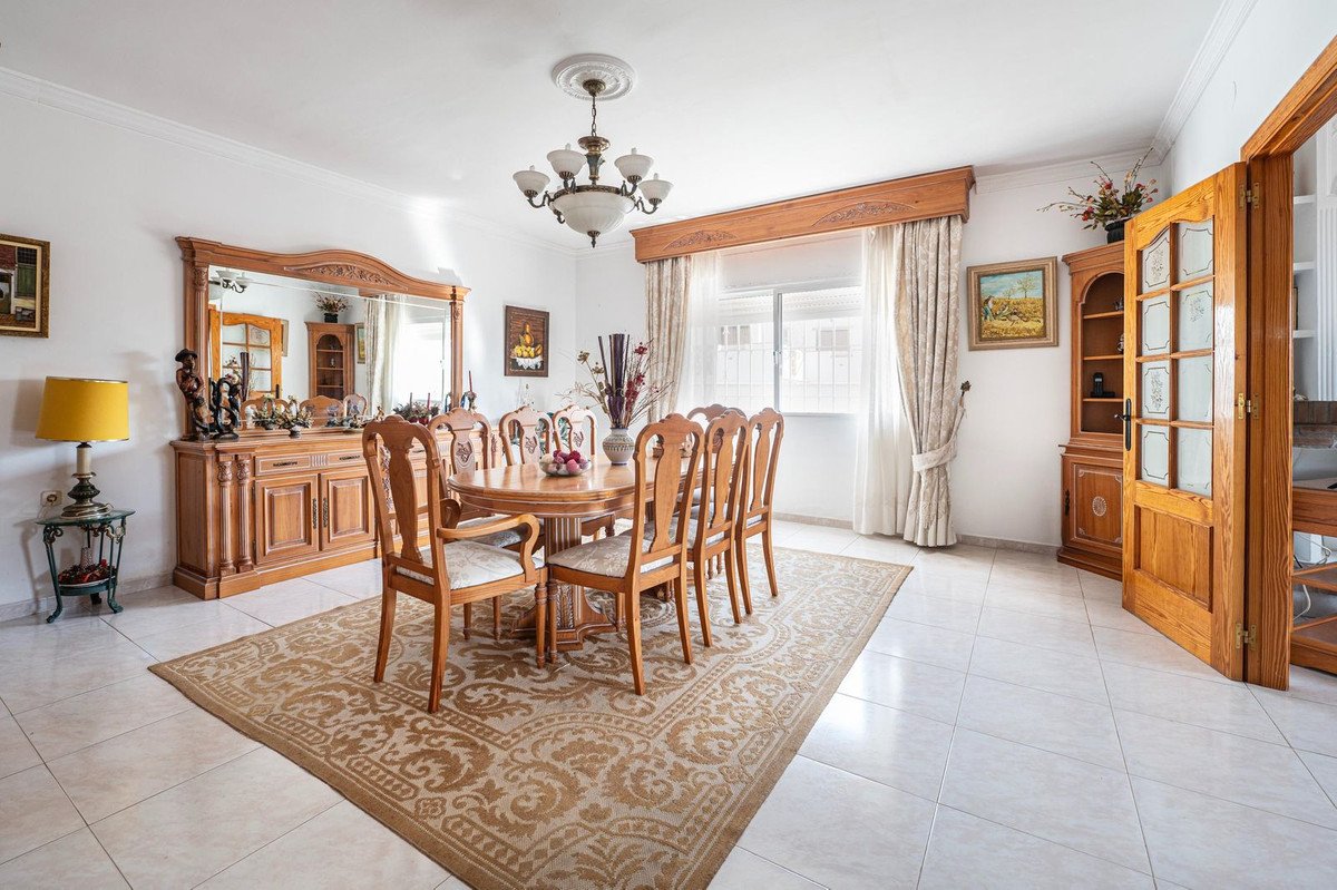 6 Bed Detached Villa in Torremolinos