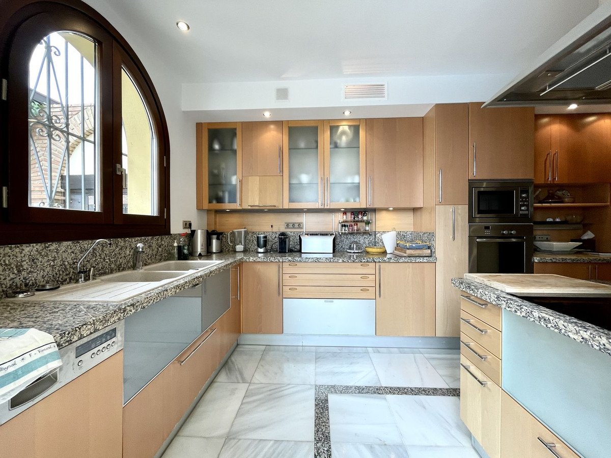 6 Bed Detached Villa in Campo Mijas