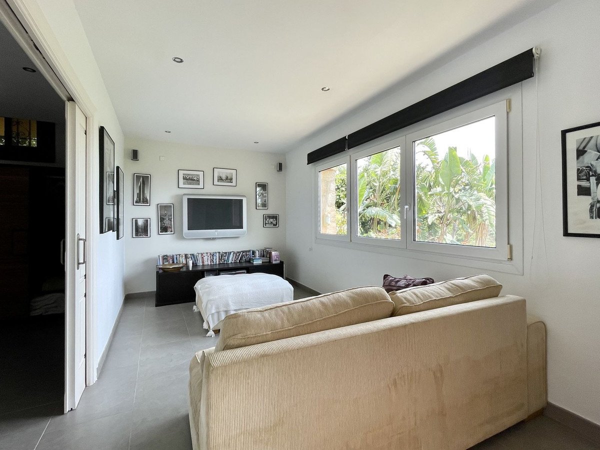 6 Bed Detached Villa in Campo Mijas